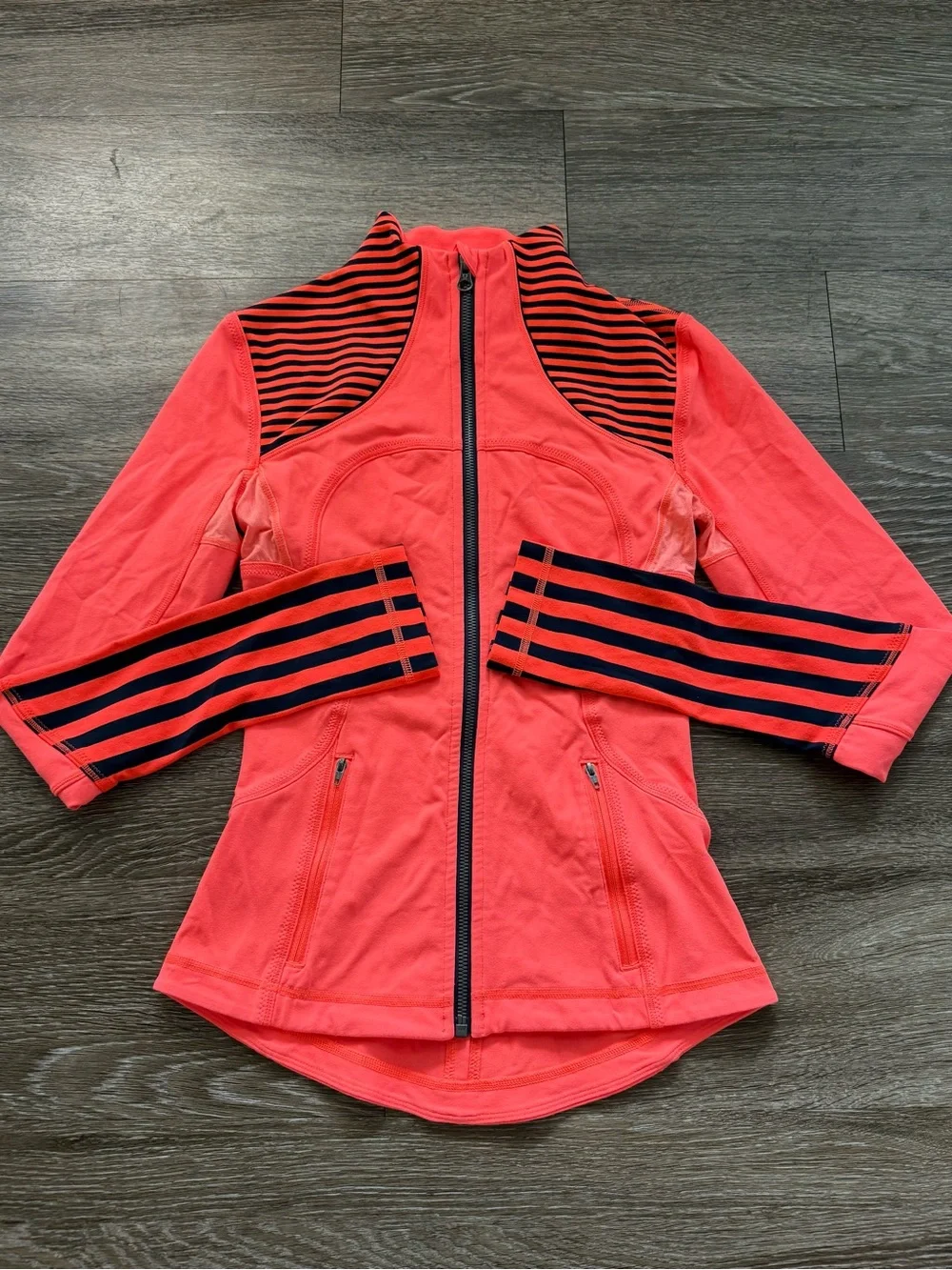 Lululemon Forme Jacket Light Flare / Classic Stripe Light Flare Inkwell / Inkwel